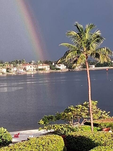 WOW, enjoy unbeatable views with breathtaking sunsets over the intracoastal waterway.