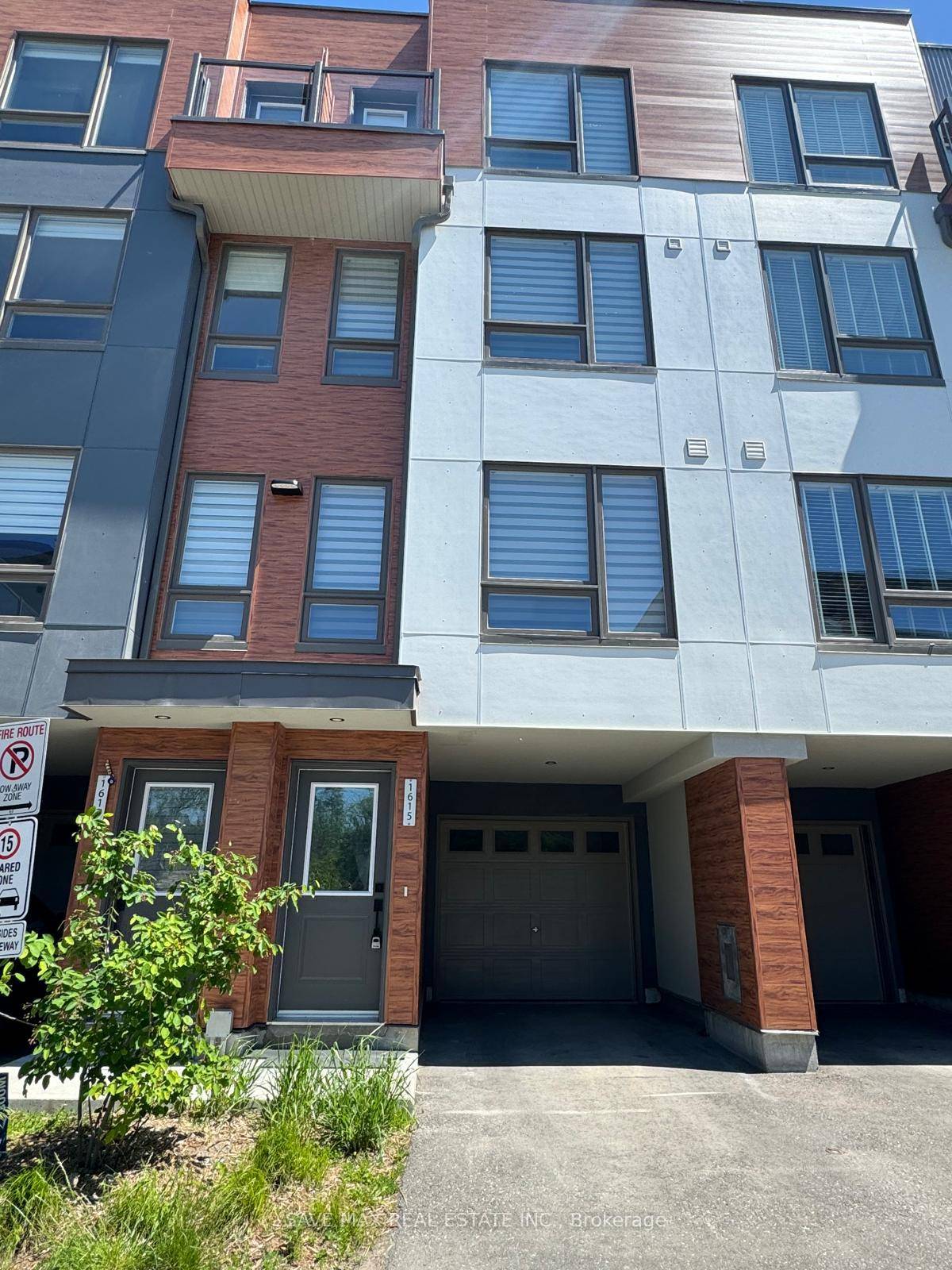 A spectacular, open concept, 3 Bed amp ; 3 Bath Freehold Town Unit.