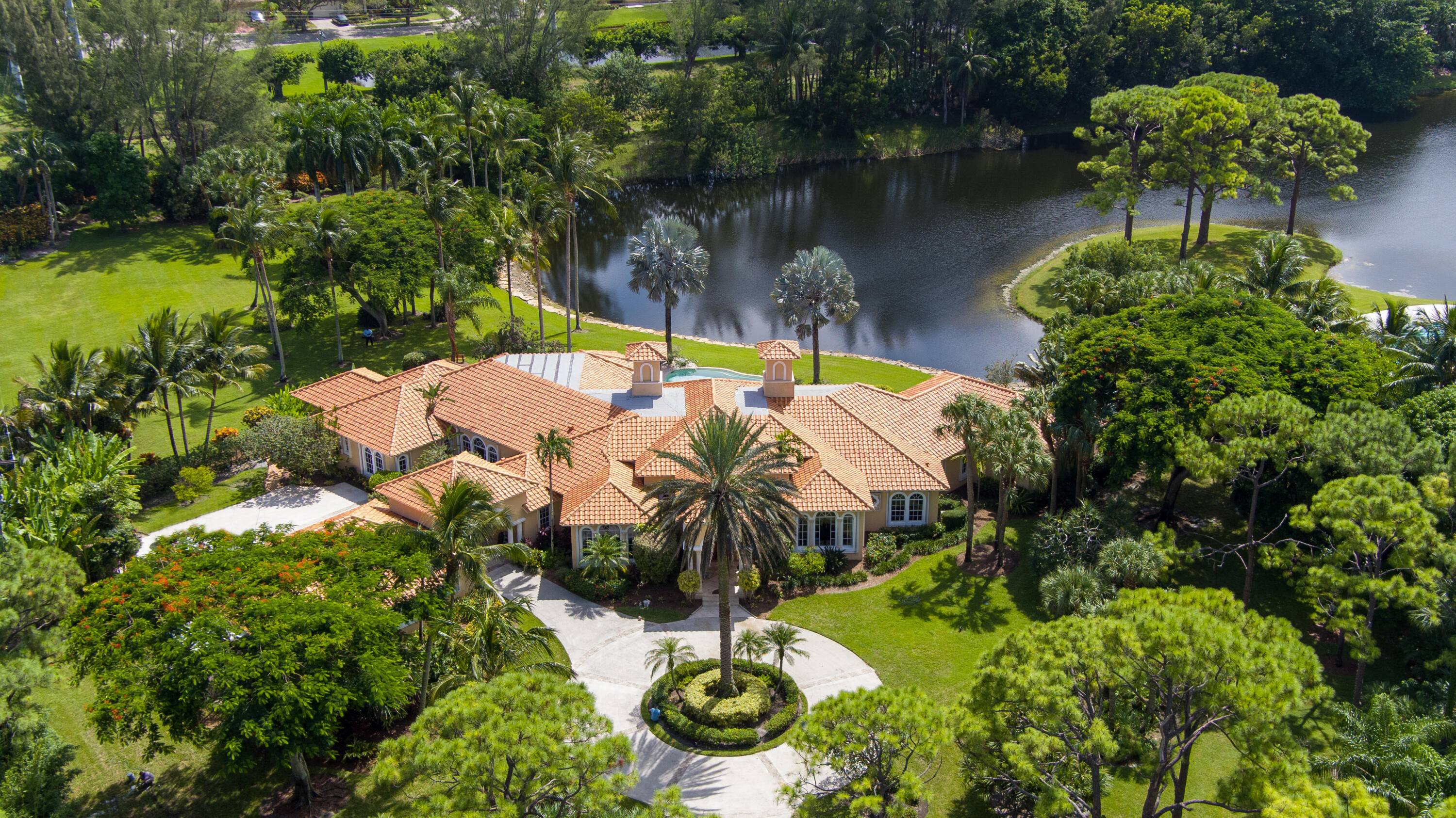 Le Belle Refuge, a 5 Bedroom European Villa sited on a 3 Acre Lakefront Parcel, is located in renown Le Lac which offers world class security the utmost privacy w ...