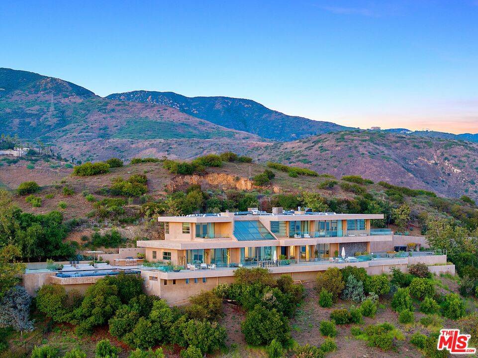 27316   Winding Way Malibu LA