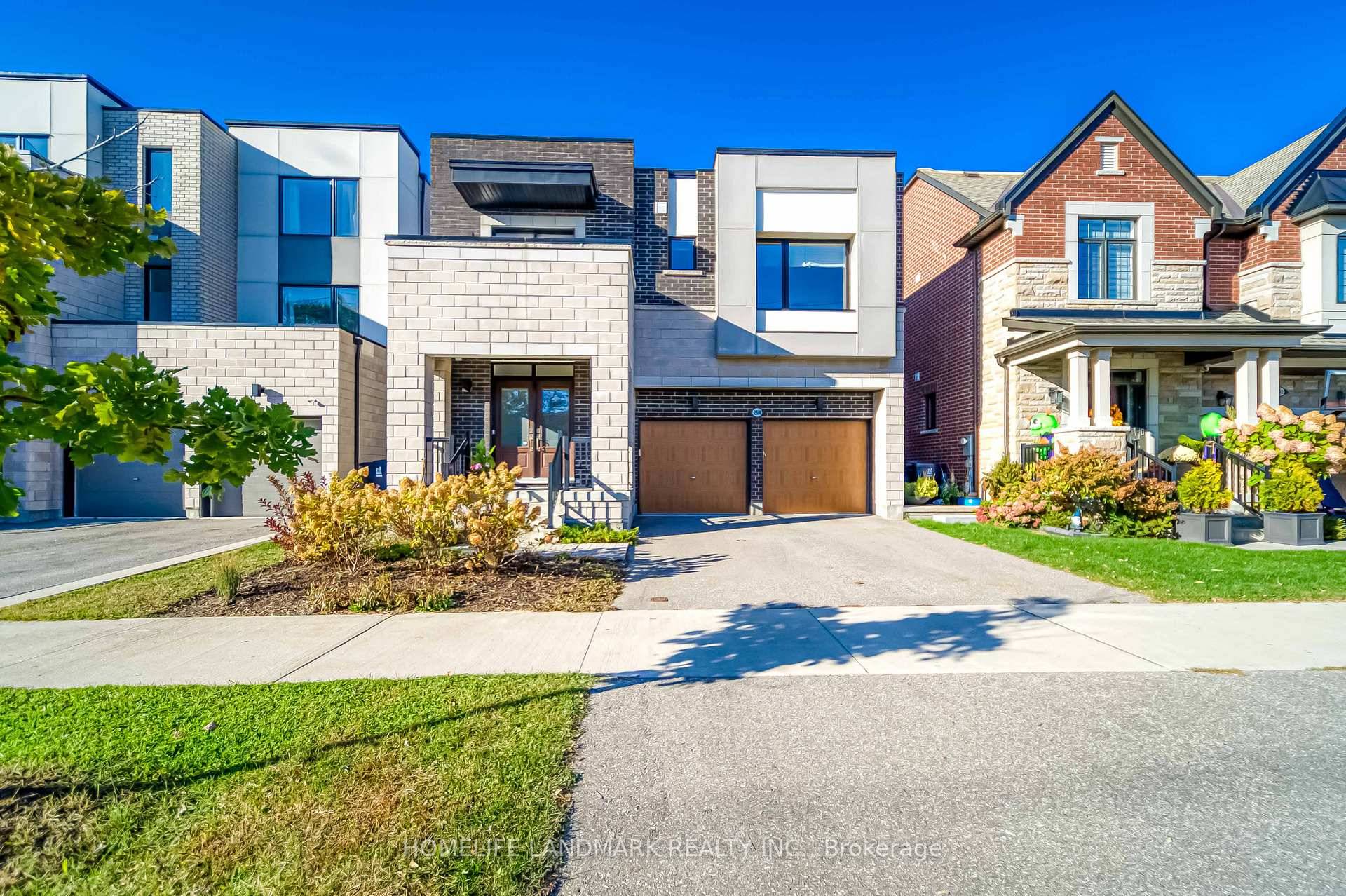 Beautiful Modern Home in Alderwood, Etobicoke !