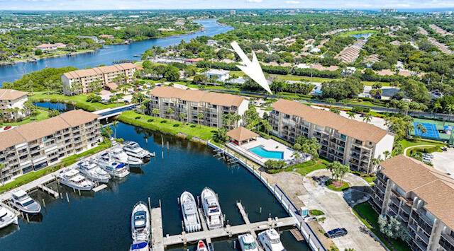 This 2 2 beautiful condo unit is located in one of best rental property Marina communities in Jupiter !