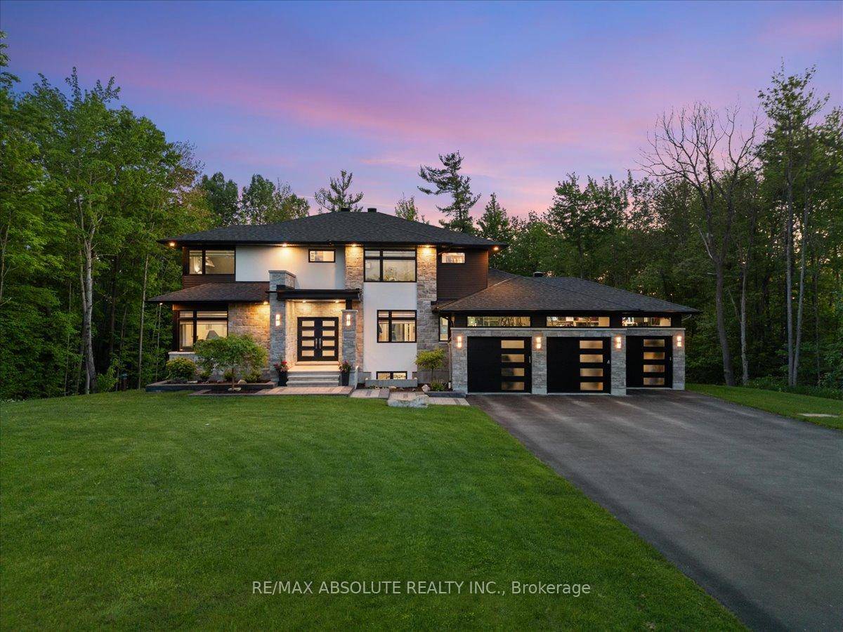 Derbeyshire is THE sought after street in Kanata North !