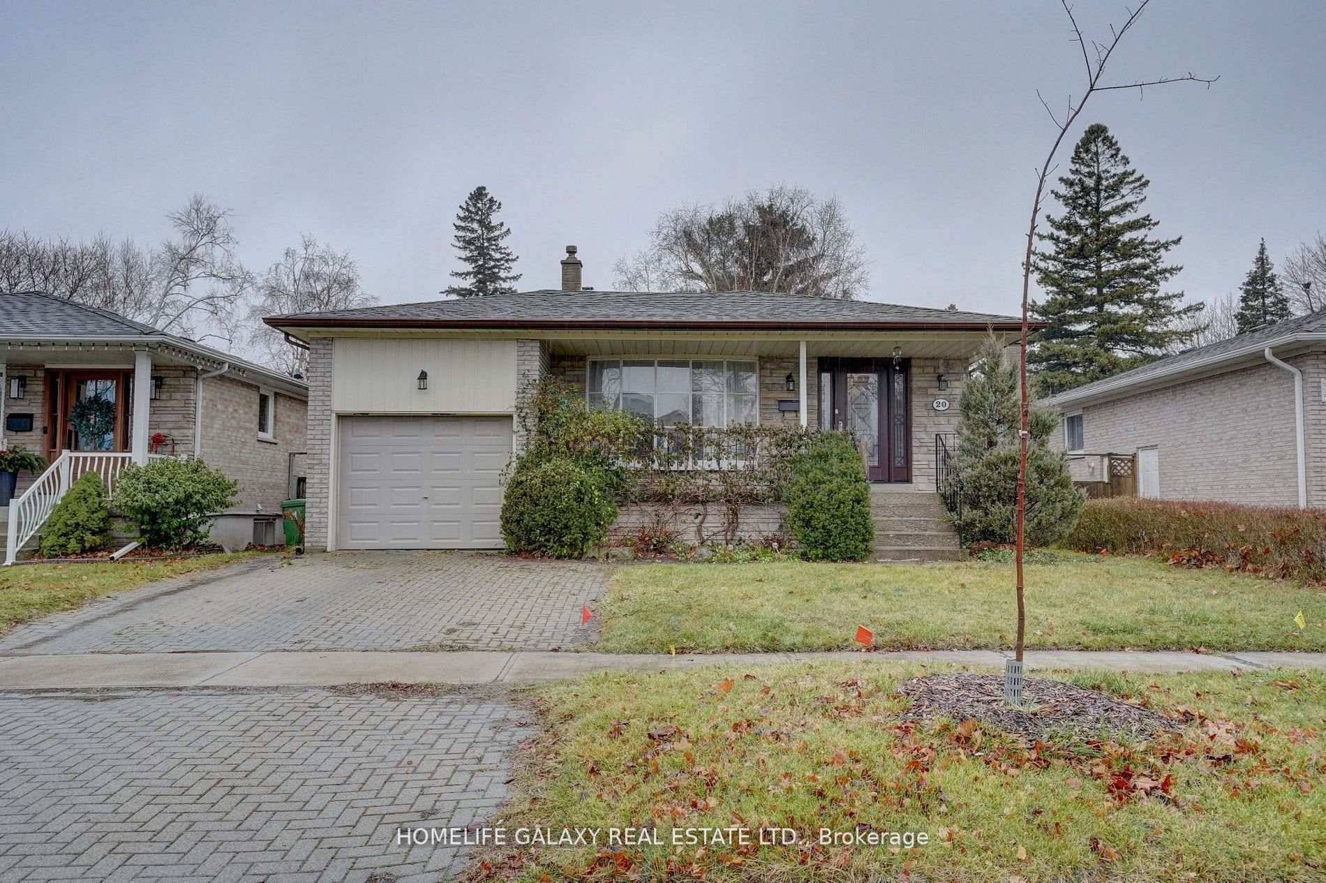 Convenient Location ! 3 Bedroom and 1 Washroom Detached Bungalow located in Scarborough Guildwood.