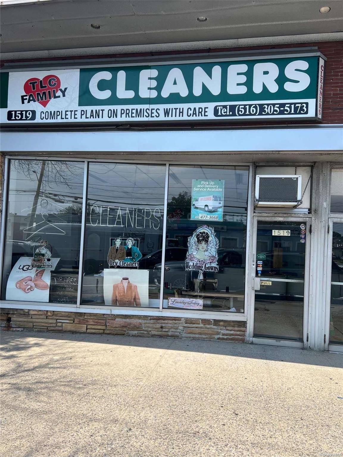 Conveniently located Dry cleaning store fully setup with all the machines and work station included in monthly rent.