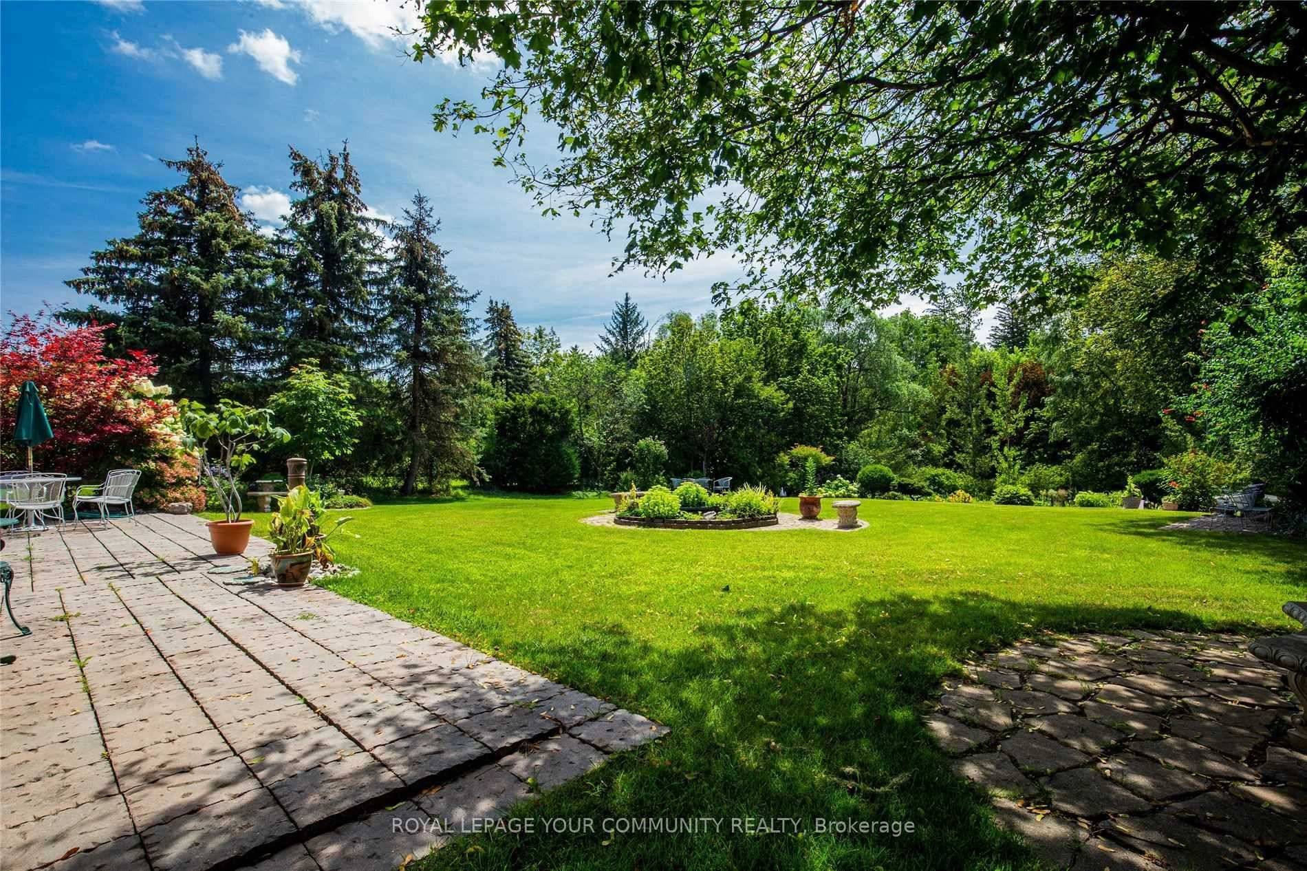 Cozy 1 bedroom basement apartment with private entrance in a quiet, family friendly neighbourhood.
