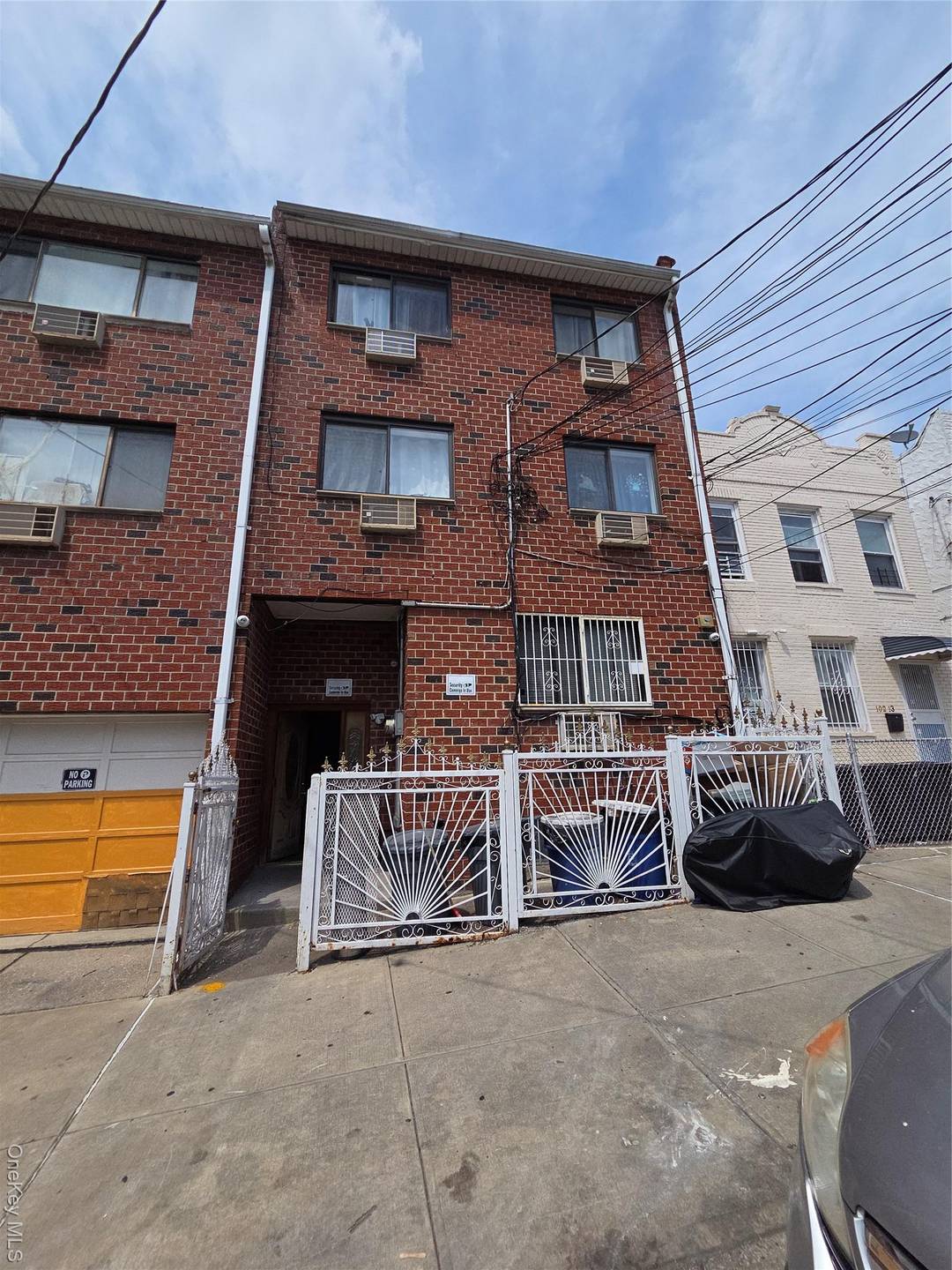 Exceptional Investment Opportunity High Income 3 Family Brick Home in Prime Corona, NY Discover a fantastic opportunity in the heart of Corona, Queens.