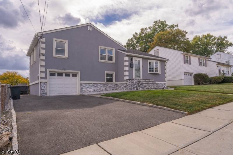 Beautifully updated 3BR, 1.