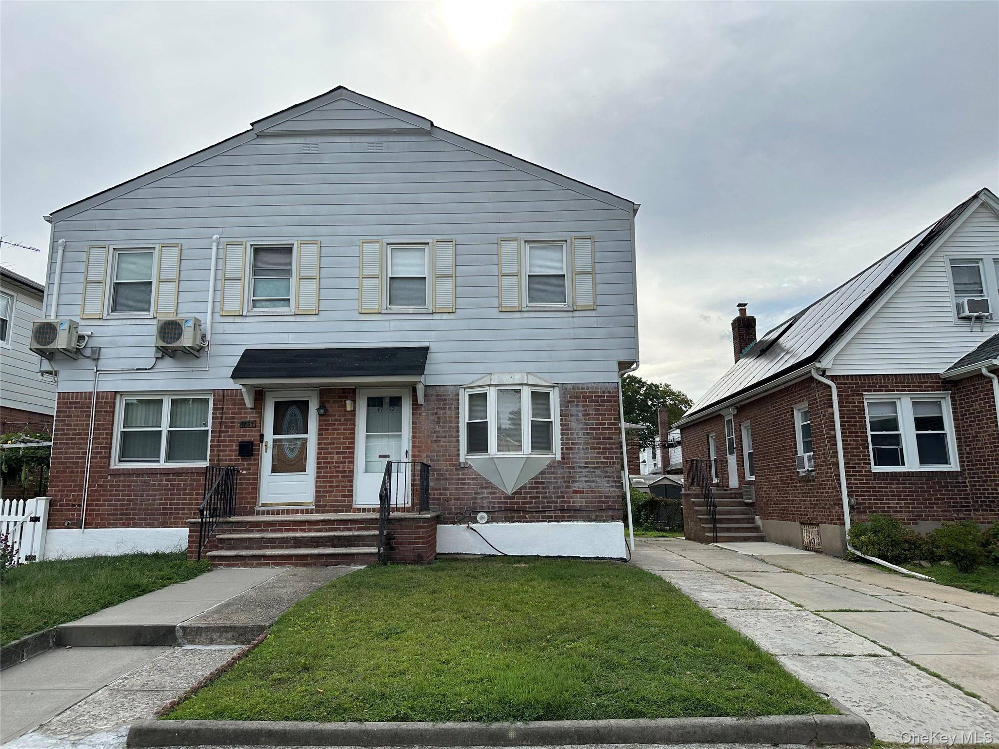 Convenient area, nice neighborhood, near LIE, Northern Blvd, supermarket, shops, schools, excellent condition.