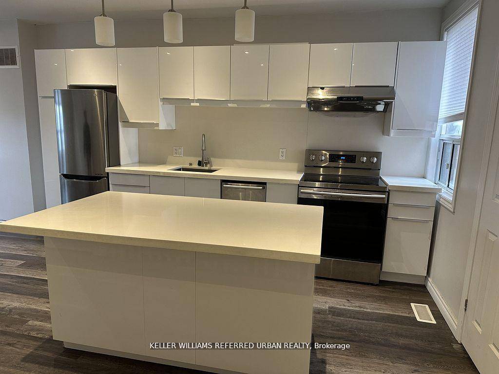 Discover this beautifully renovated 1 bedroom unit on the 2nd floor, perfectly situated near the vibrant Wychwood, Annex, and Emerson Wallace neighborhoods.