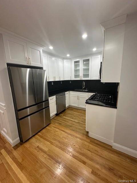 Fully RENOVATED 3 Bedroom, 2 Full bath beautiful apartment.