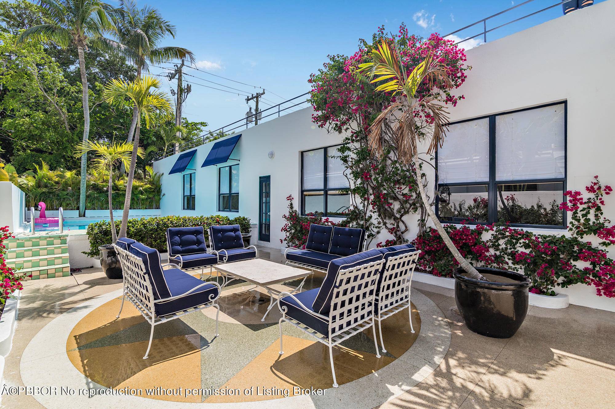 Landmarked Gem only 1 2 block from the beach and one block from famous Worth Avenue shopping and restaurants.