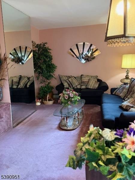 Feel Right at Home in This Charming 3 Bedroom Single Family Rental !