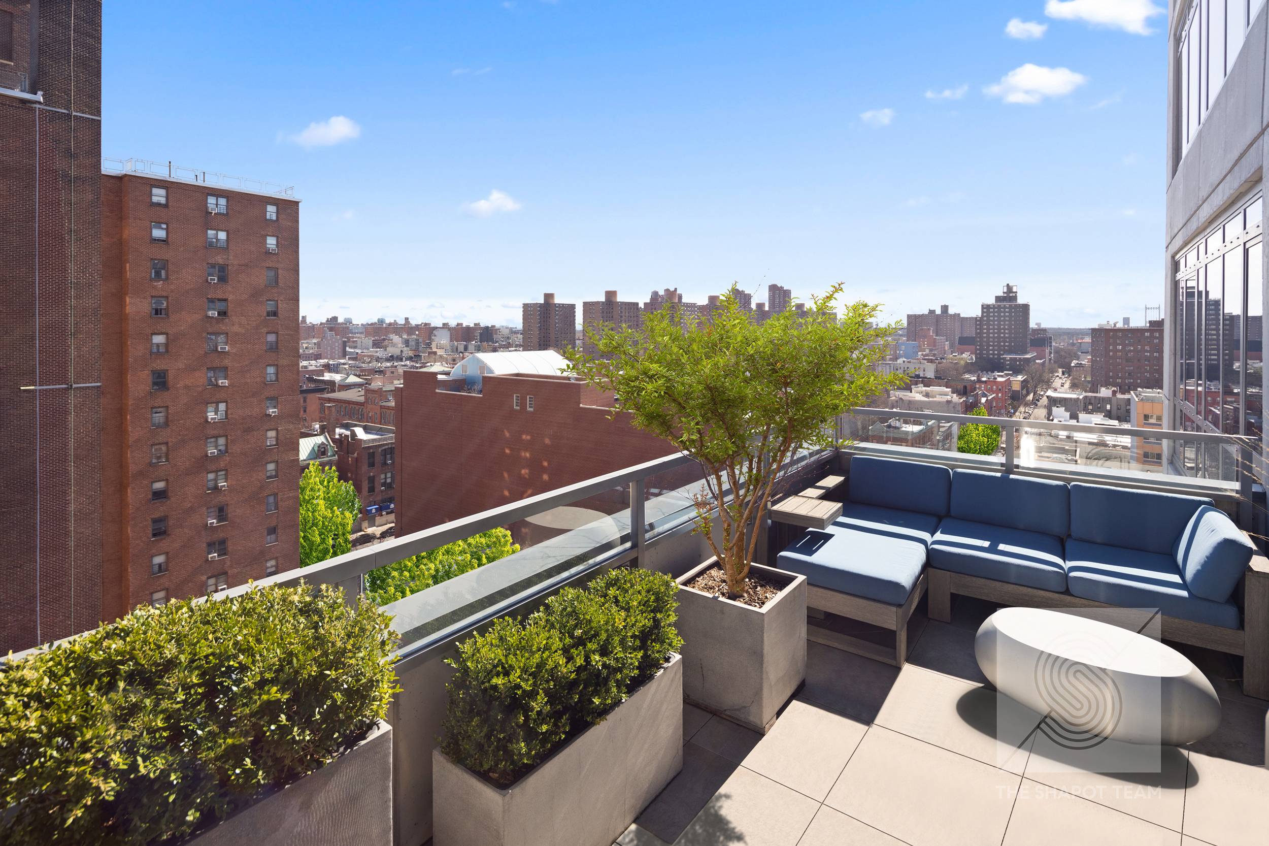 SHOWINGS BEGIN 5 18 11am Take your lifestyle to new heights at 1399 Park Avenue Apt.