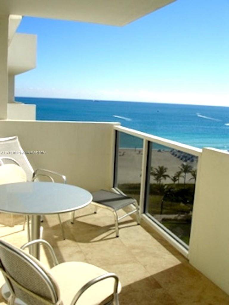The iconic DECOPLAGE Oceanfront building is in the heart of South Beach on the famous Lincoln Road.