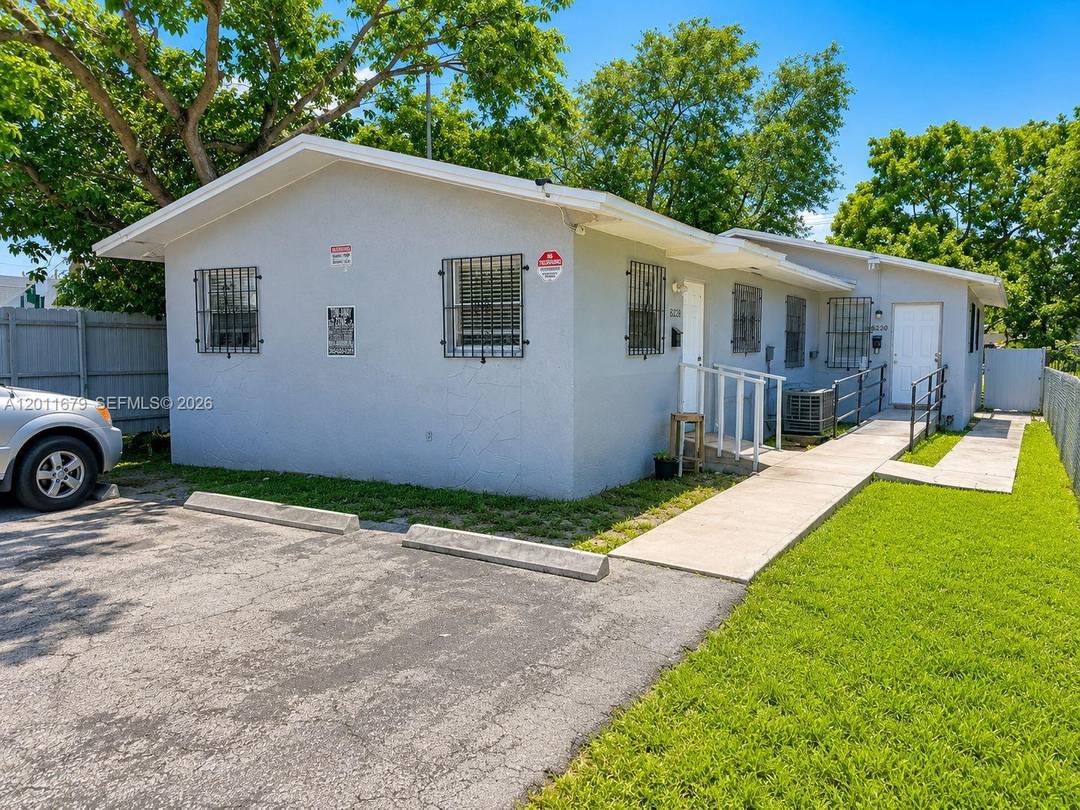 Investor Opportunity ! Spacious Duplex in the heart of Miami s Little River Edison district.