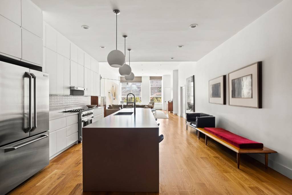 Absolutely amazing loft apartment located on central Manhattans Union Square.