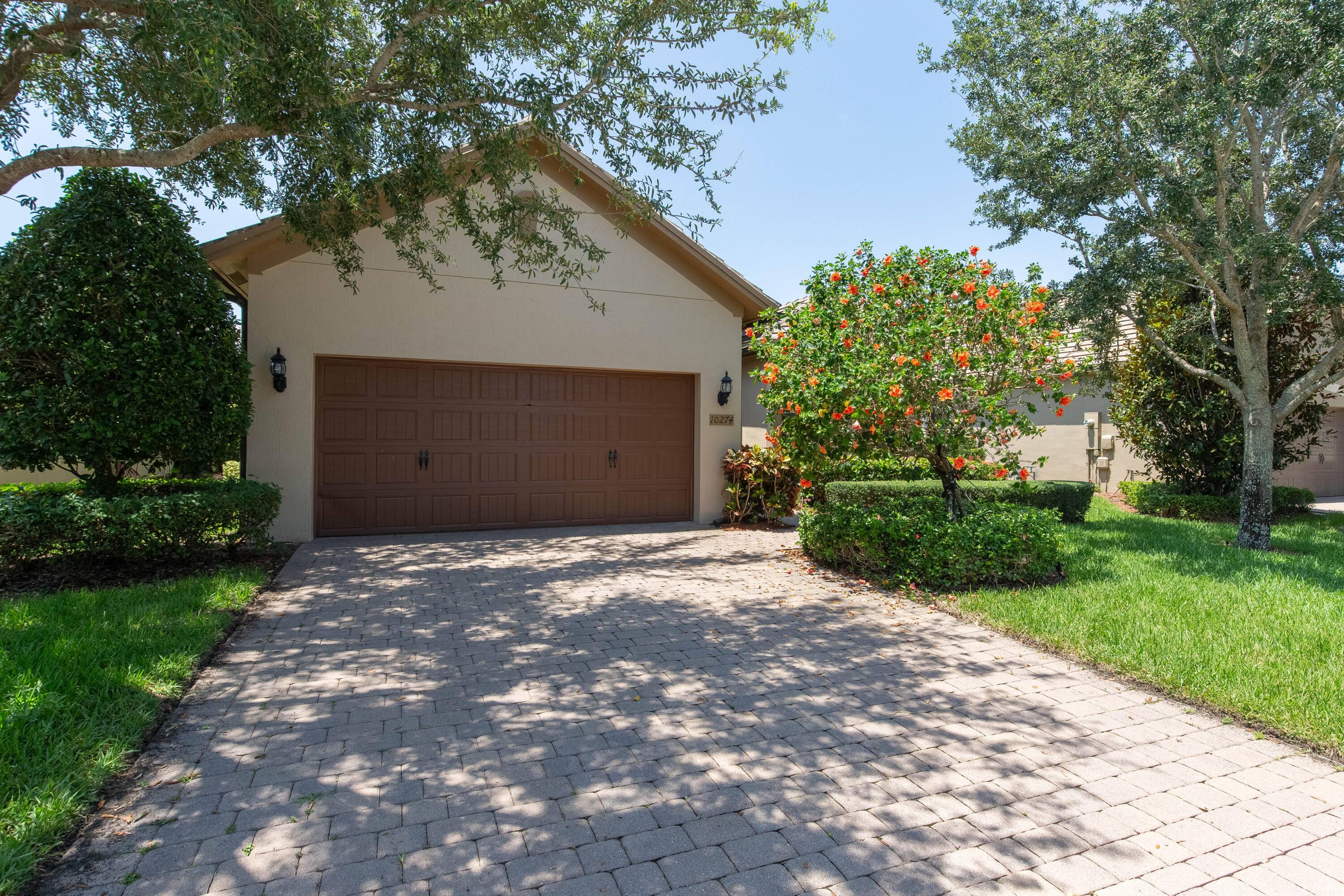 This lovely 4 bedroom, 2 bath single family home is turnkey furnished and is now available for the 2023 2024 season !