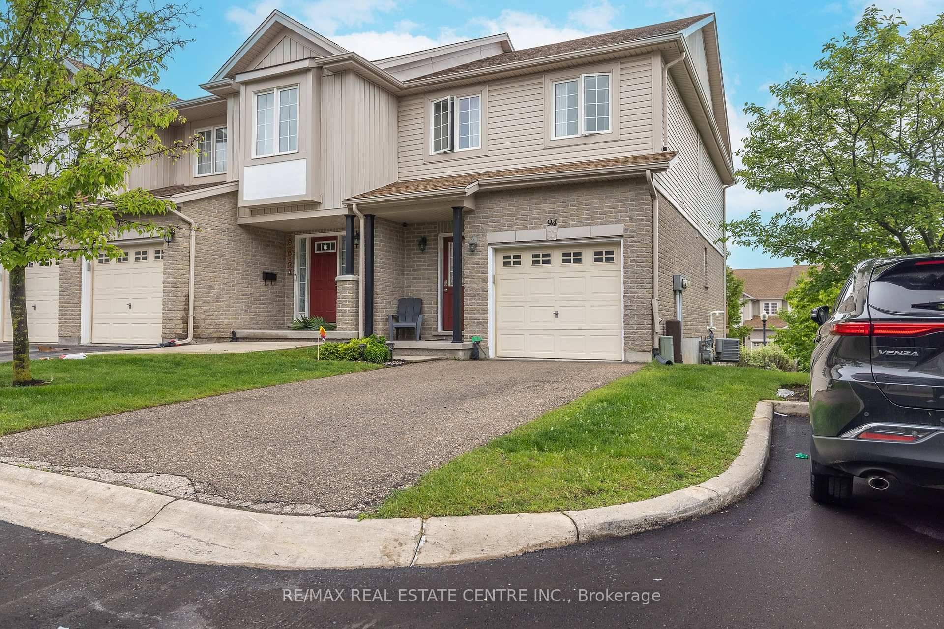 Welcome To This Bright amp ; Spacious End Unit Condo Townhouse Feels Just Like A Semi !