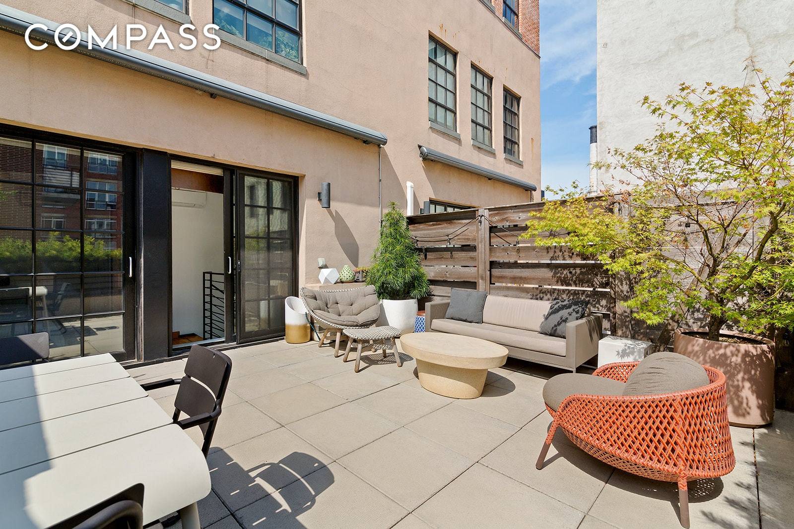 Available for both sale at 1, 699, 000 or rent at 5, 800.