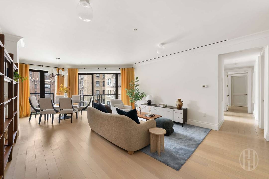 Set within a meticulously restored 1901 Beaux Arts landmark between Central and Riverside Parks, this four bedroom, three and a half bathroom duplex at The Marbury Condominium offers something genuinely ...