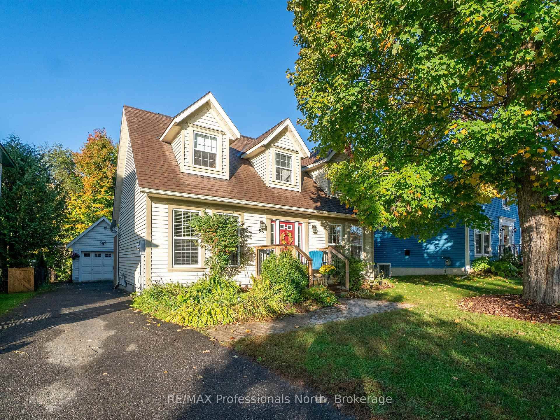 Welcome to 26 Coates Ave in beautiful Bracebridge !
