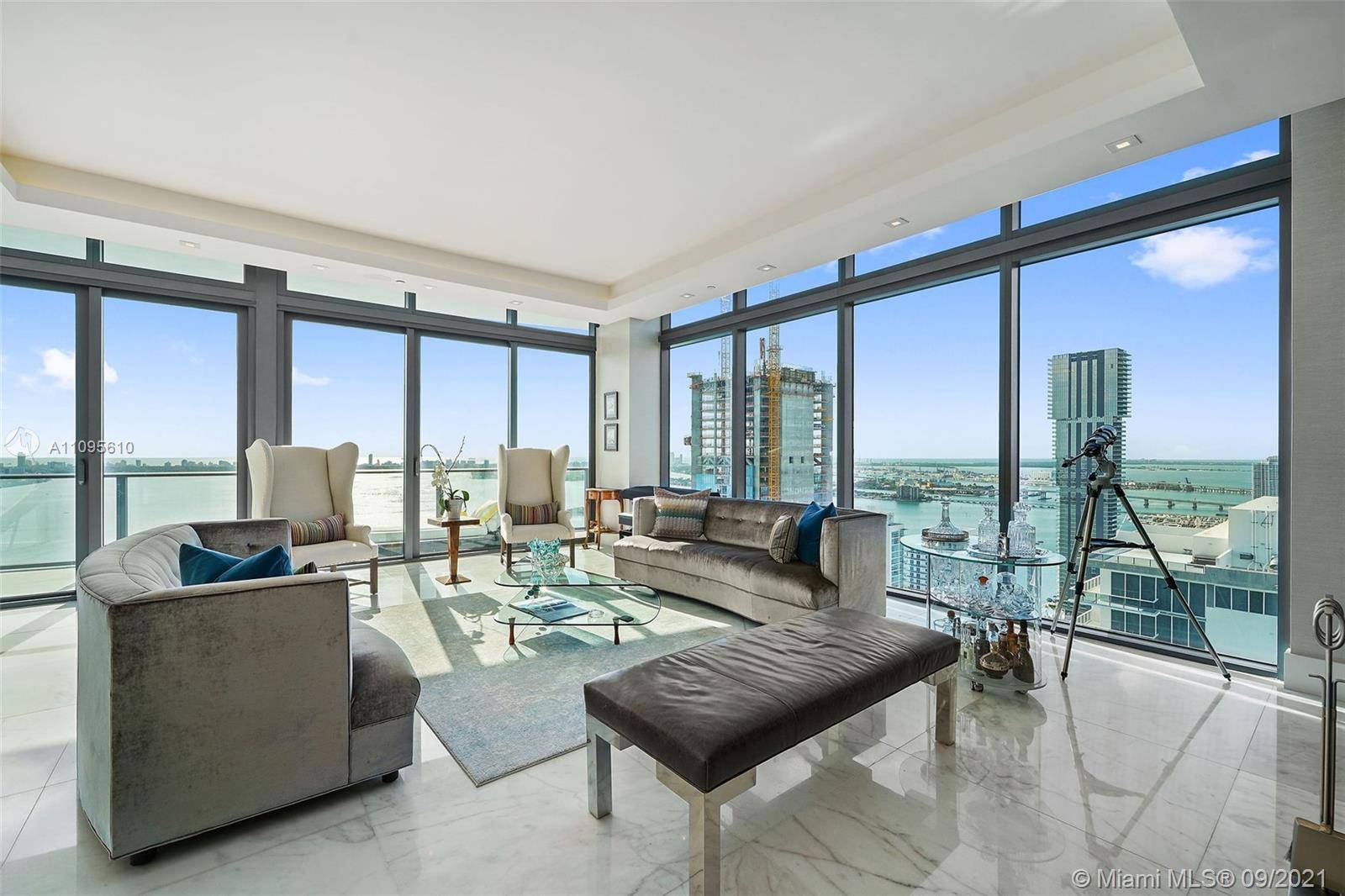 Impeccable PH 5beds 4. 5baths 11ft ceiling breathtaking bay, ocean city views.