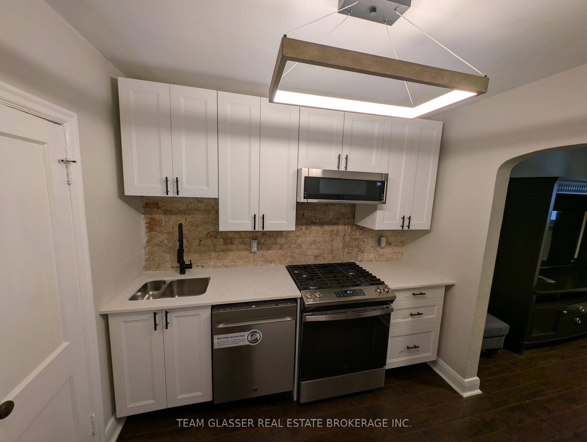Unit 6 111 Dundas St Located in the heart of beautiful Downtown London, just steps from the vibrant corner of Talbot and Dundas.