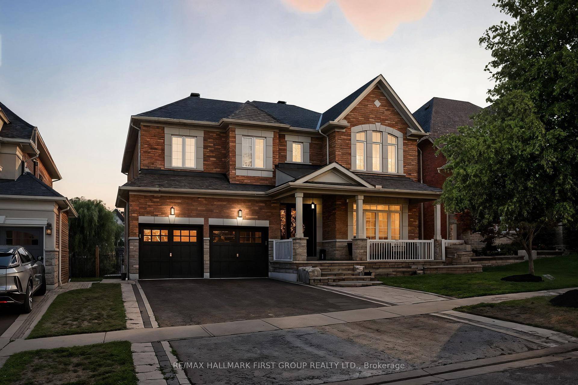 Welcome to Buckingham Gate Pickering's premier address of elegance and distinction.