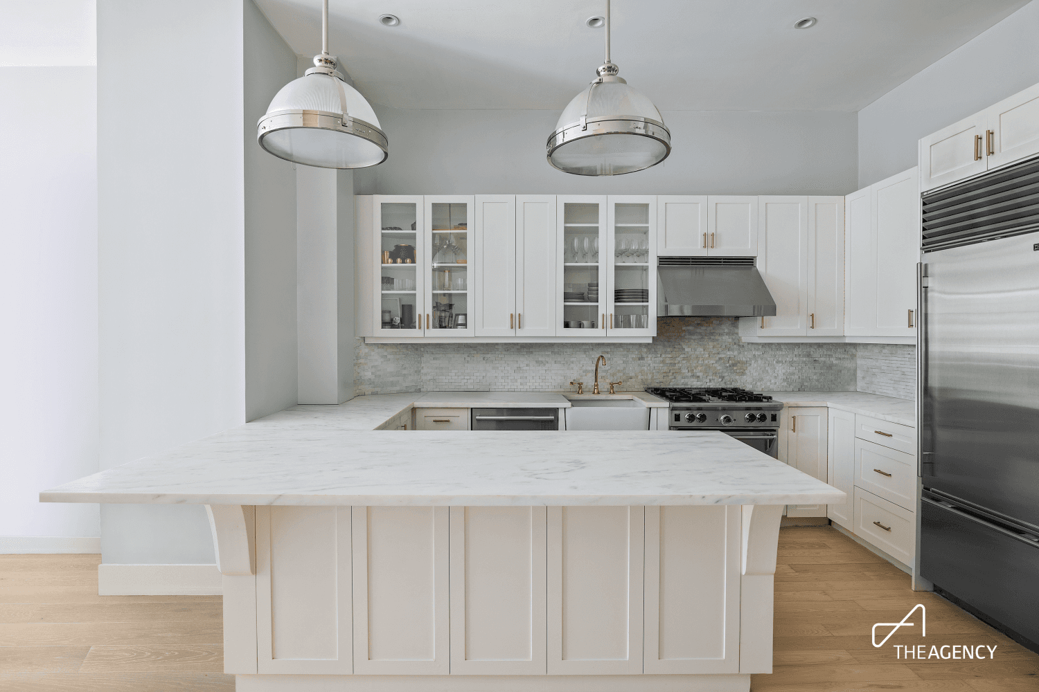 Experience modern luxury in this mint 2 bedroom, 2 bathroom condo, located at the vibrant intersection of Main Street and Front Street.