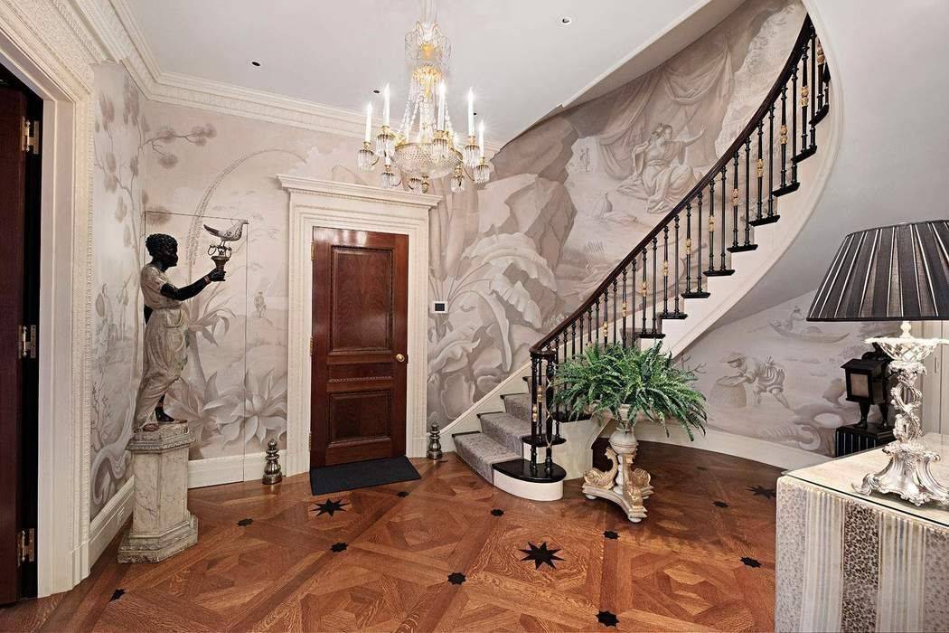 An absolute masterpiece perched atop venerable 812 Park Avenue, this spectacular triplex penthouse takes inspiration from 18th century European architecture and decorative arts.