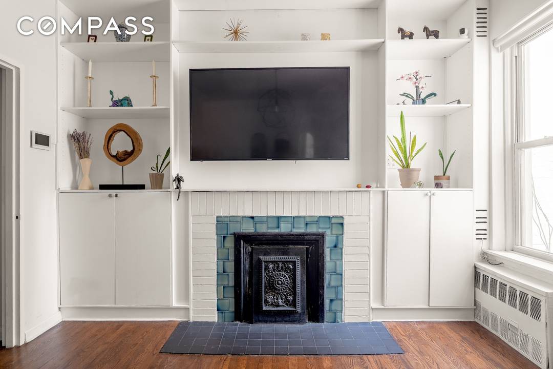 Timeless Pre War Charm in Carnegie Hill WITH VERY LOW MONTHLY MAINTENANCE Discover timeless sophistication and scale in this charming 2 bedroom, 1 bathroom co op blending Upper East Side ...