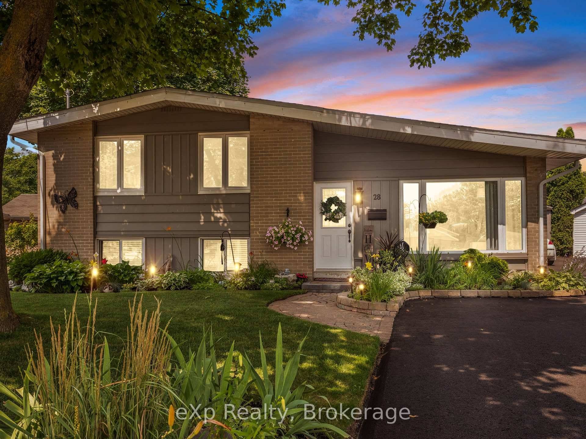 Welcome to this beautifully and thoughtfully renovated 3 bedroom, 2 bathroom sidesplit, nestled on a spacious pie shaped lot on quiet, family friendly Alston Court a private crescent ideal for ...