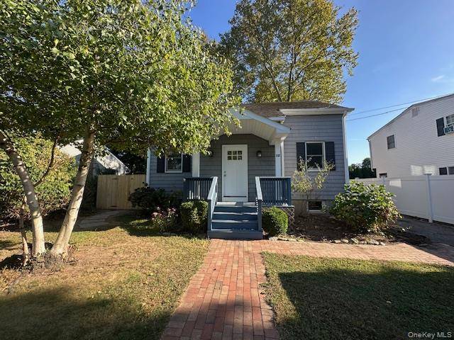 Adorable Home In Harborfields SD.