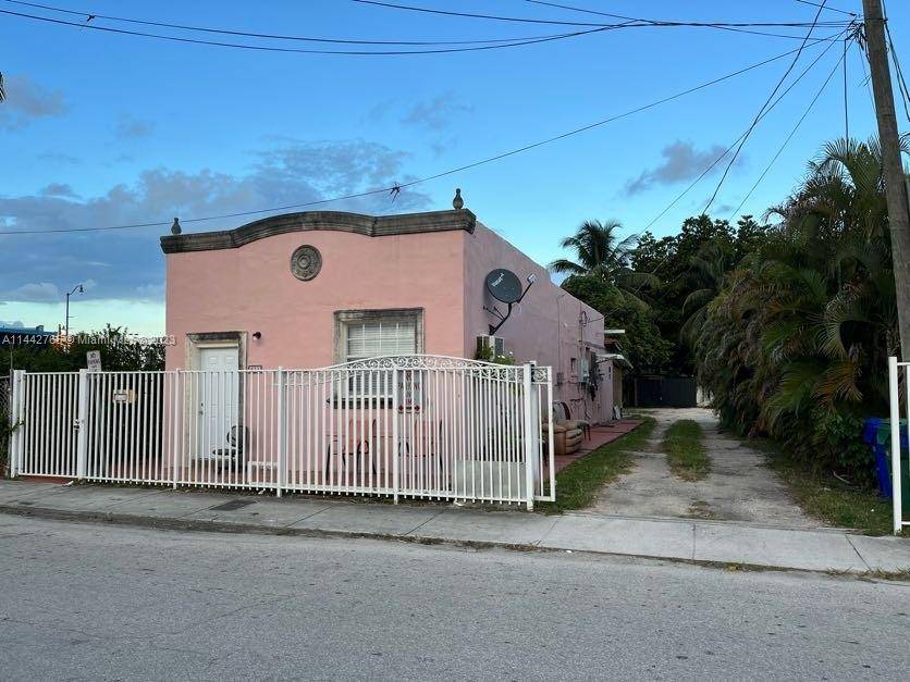 Duplex with 1 1 BR 1 BA Unit R 2 Studio 1 BA UNIT F 3 Efficiency.