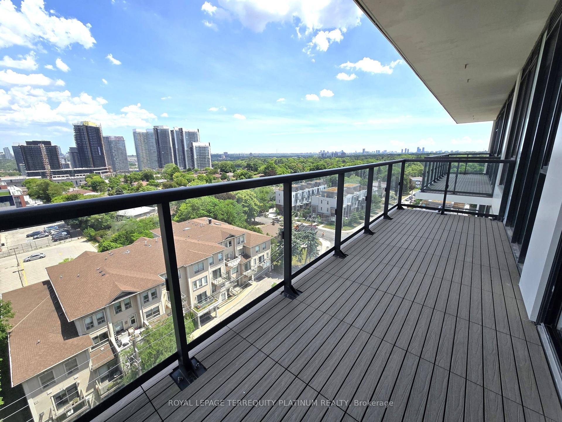 6 month lease or longer !