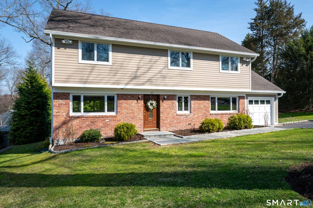 Nestled in a desirable Mid Ridges neighborhood this beautifully maintained 4 bedroom 3.