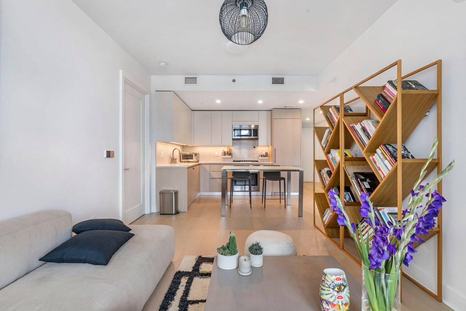 Modern Elegance Meets Prime North Williamsburg Living Welcome to The North, Williamsburg's premier boutique condominium, built in 2021 and perfectly located just steps from McCarren Park.