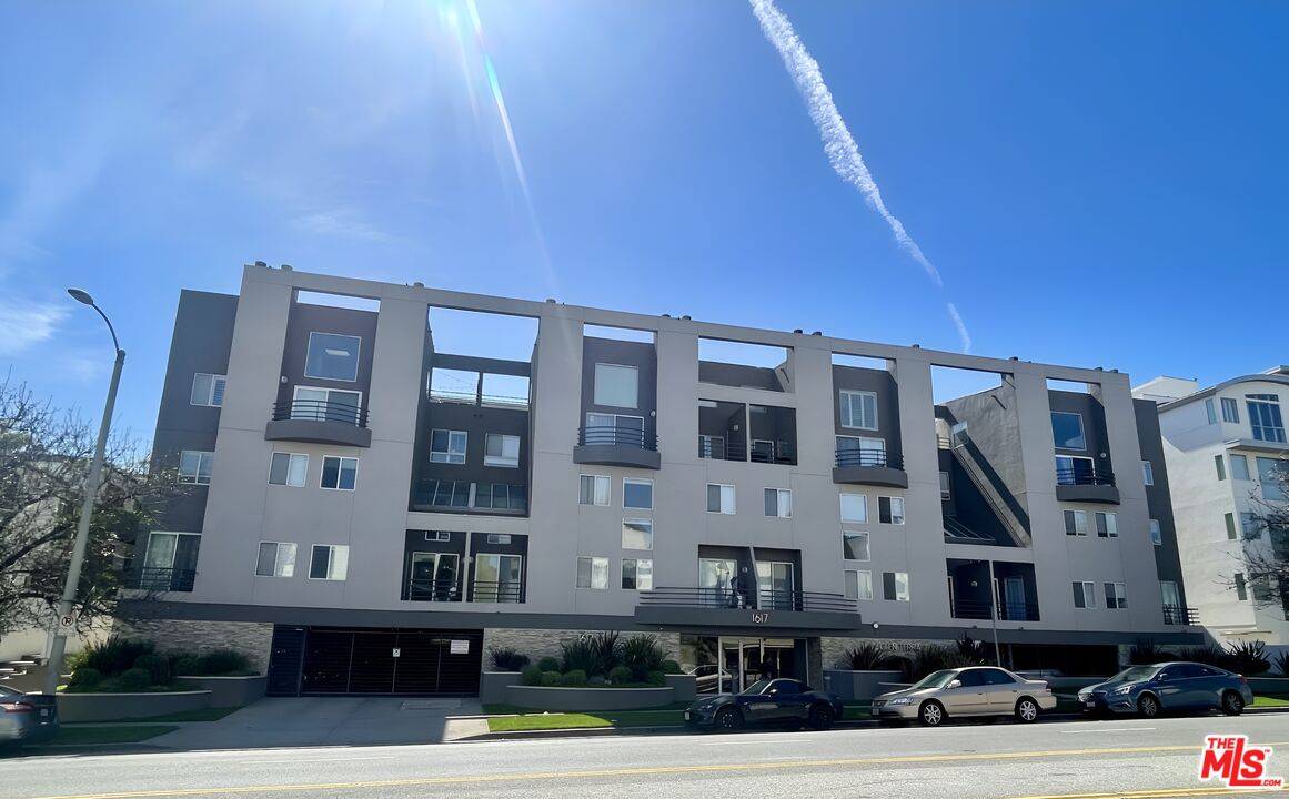 1617  S Beverly Glen Blvd 2BR Westwood La