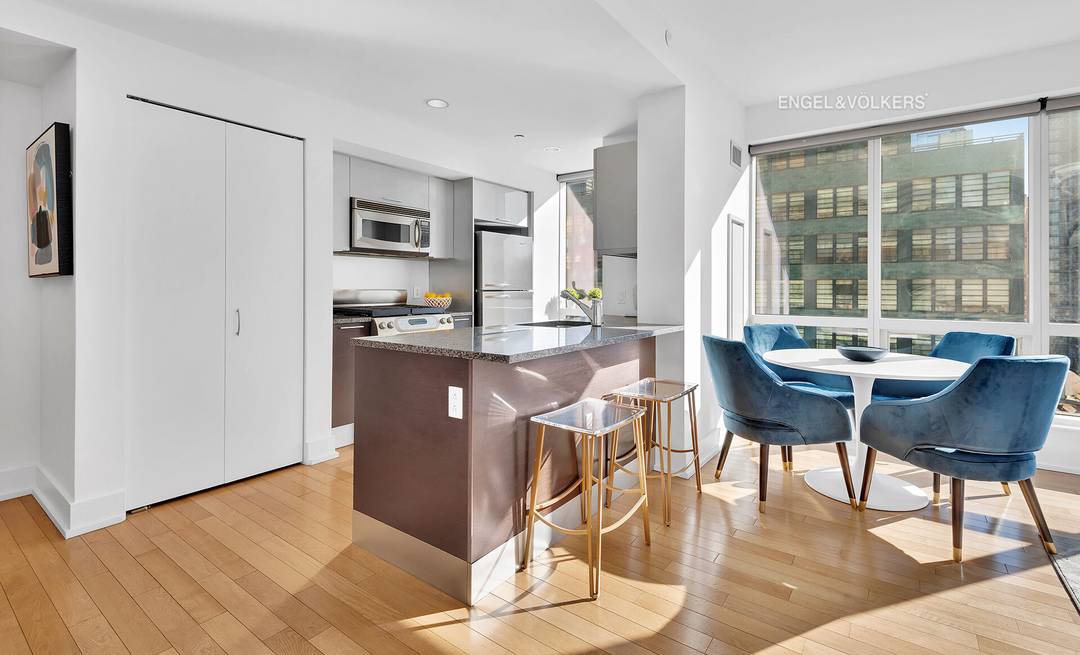 Prime Midtown Manhattan Hudson Yards Sunny 1 Bedroom 1 Bath home wrapped in Floor to Ceiling Windows facing West in the Full Service, Luxury Orion Condominium.