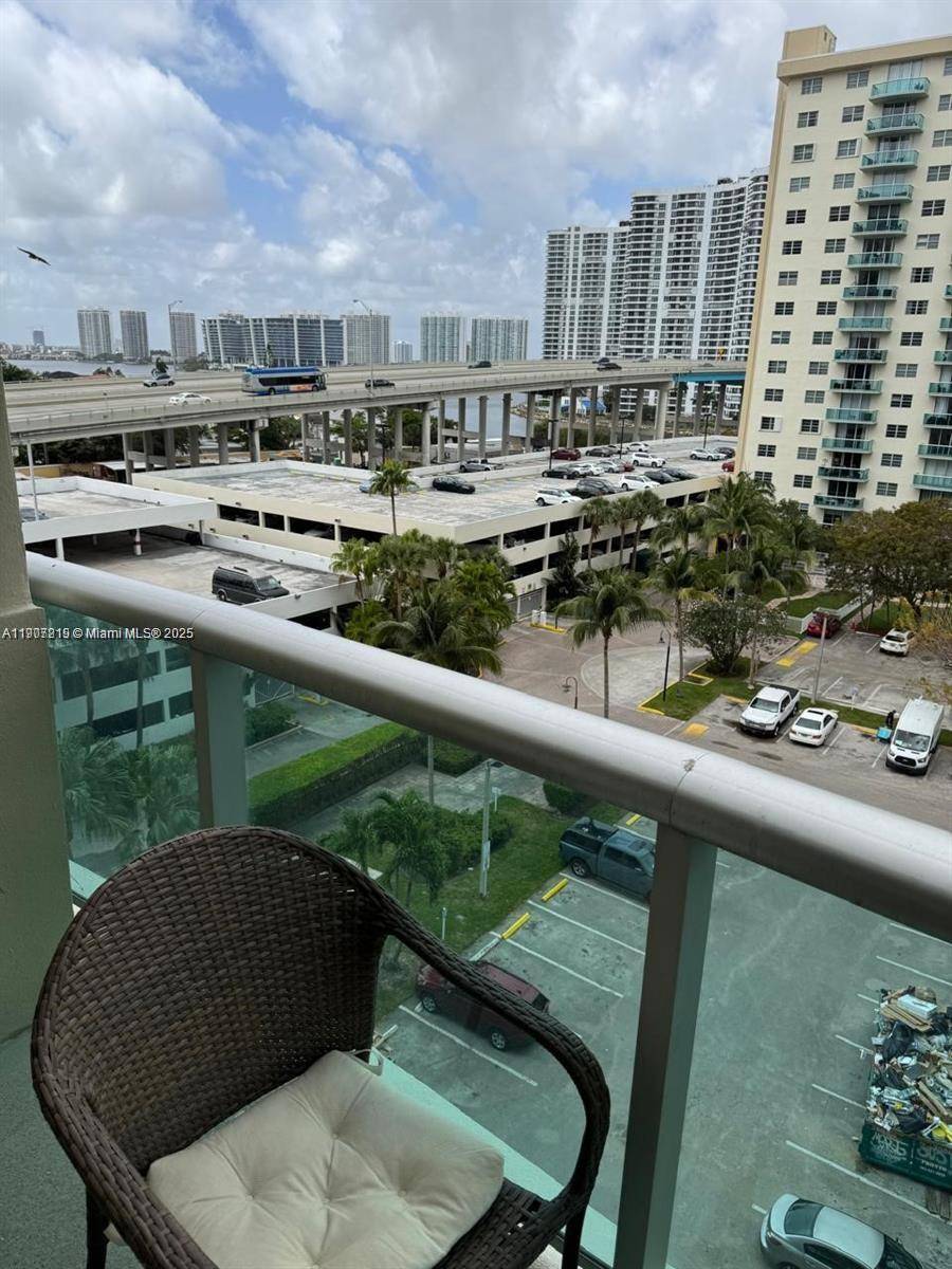 AWESOME LOCATION JUST STEPS AWAY FROM WORLD CLASS SUNNY ISLES BEACH, COZY AND GREAT VIEWS FLOOR TO CEILING GLASS SLIDING GLASS DOORS ON PRIVATE BALCONY, MINT CONDITION UNIT CLOSE TO ...