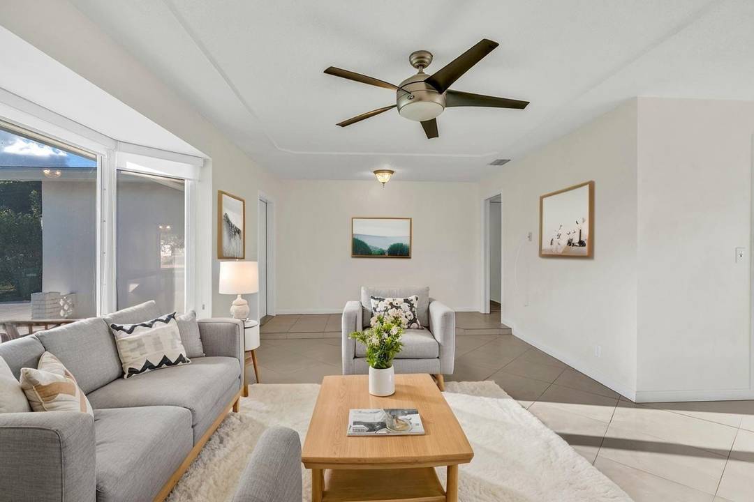 Welcome to 290 NW 65th Ave an estate style rental on a quiet cul de sac in sunny Margate.