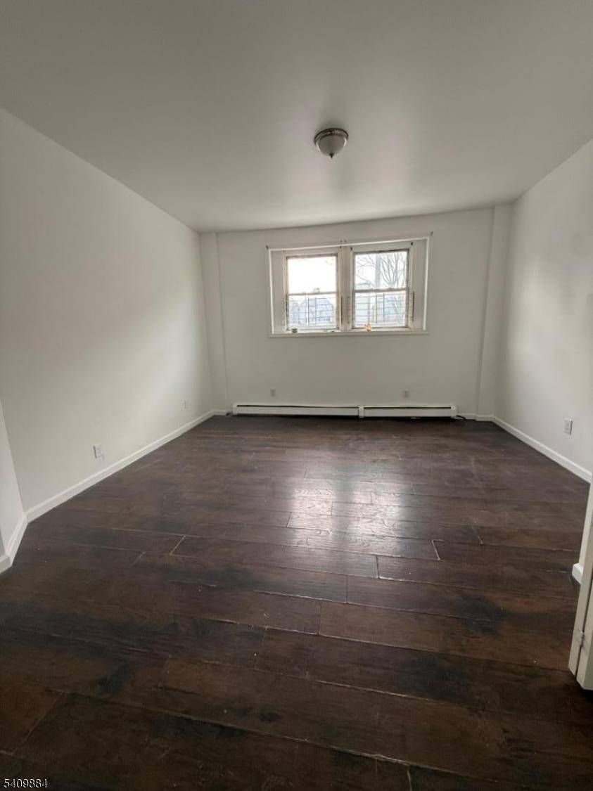 Excellent 3 Familt investment opportunity located in Elizabeth, just minutes from EWR Airport and Public Transportation.