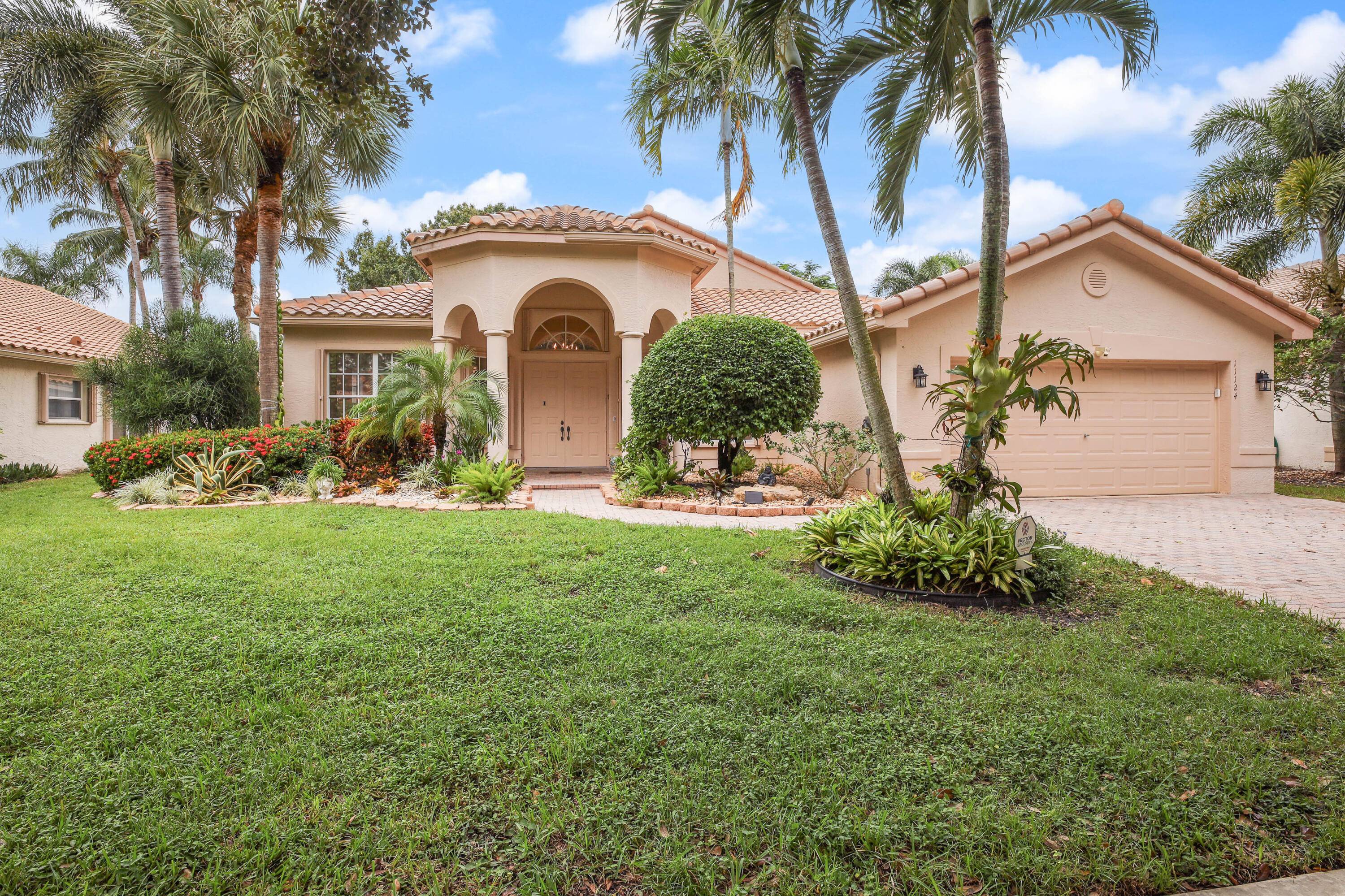 This Sevilla model has been wonderfullymaintained WITH A BRAND NEW ROOF, 2019 NEW AC ; 2017 GuardiAN IN GROUND GENERATOR WITH 500 gallon TANK.