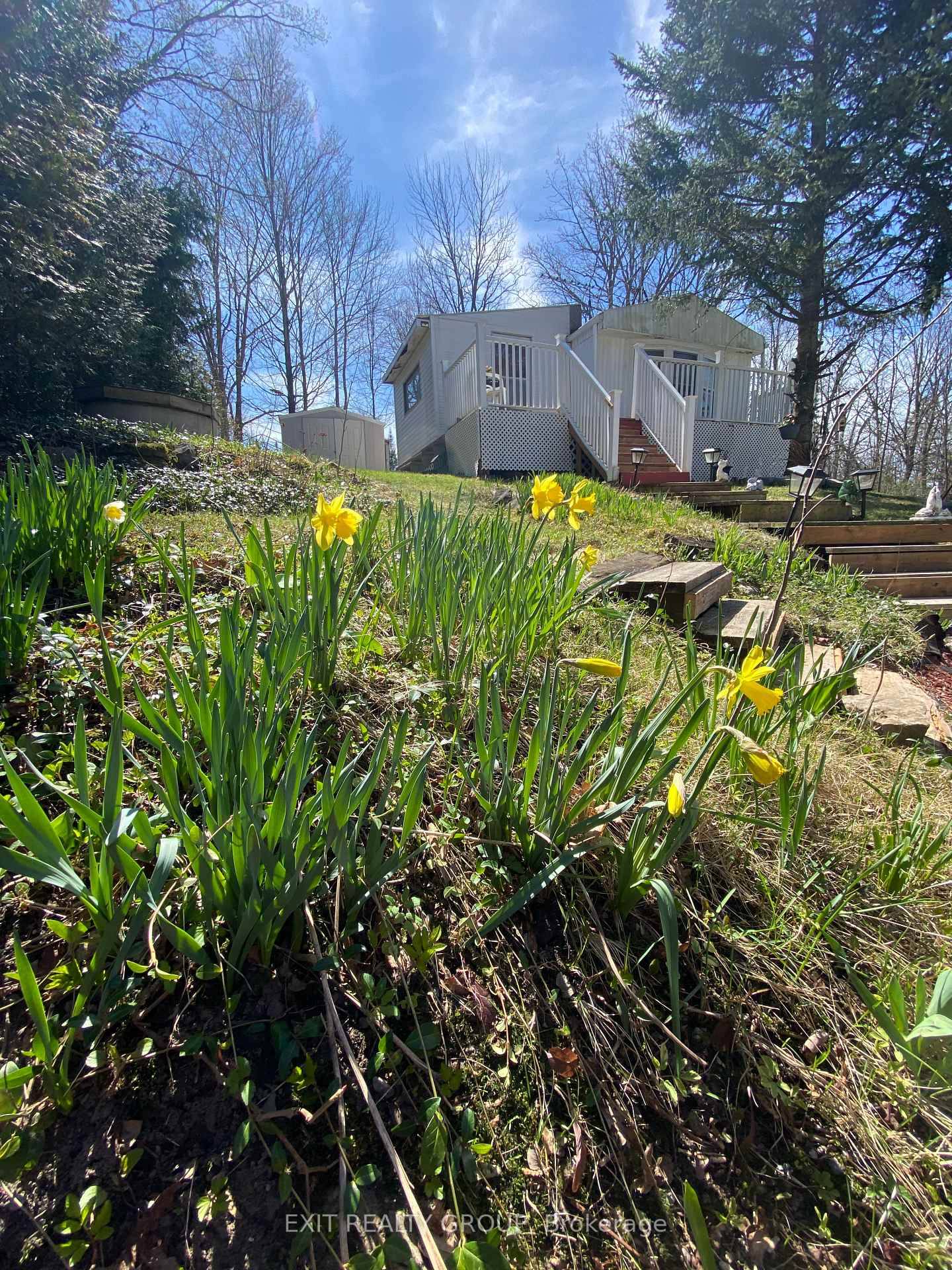 Welcome to 67 Cedar Lane in Cedarwoods Park !