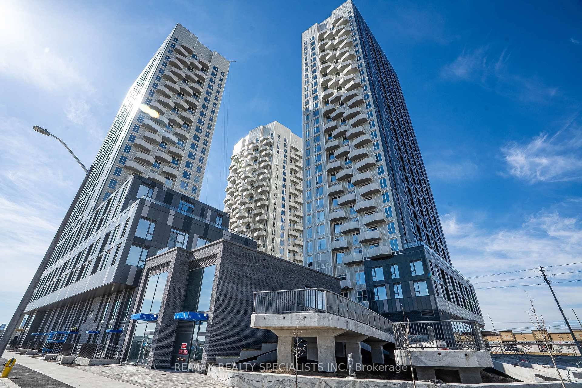 Luxury Condo Brand New Built, Never Lived In.