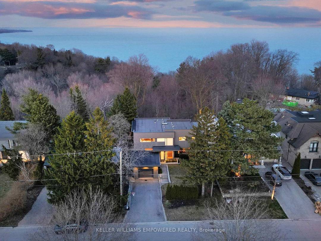 Discover this exceptional lake view residence, where contemporary design meets serene natural beauty.