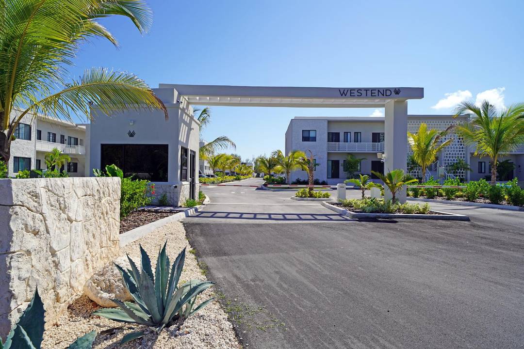 WESTEND Condo New-Providence