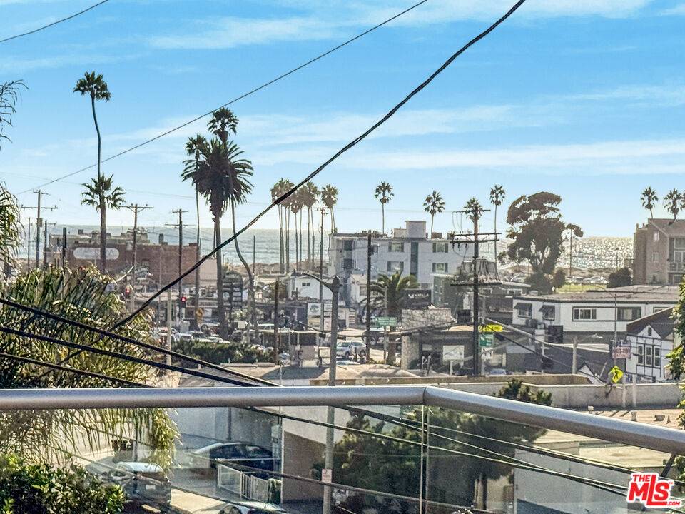 364   Pershing Dr 3BR La