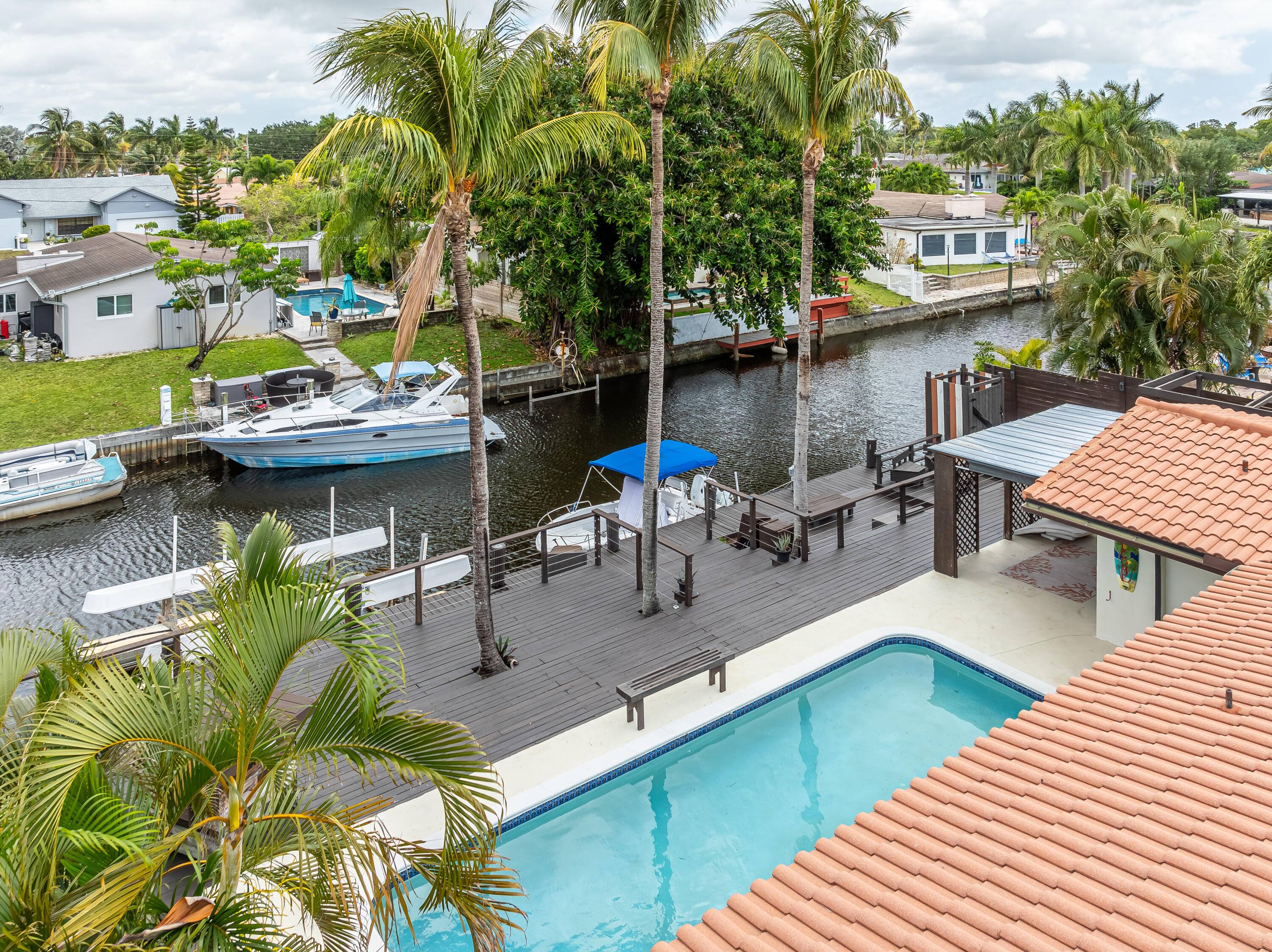 Absolutely Stunning ! OCEAN ACCESS intracoastal pool home, perfectly situated in the heart of the most desirable community plantation has to offer !